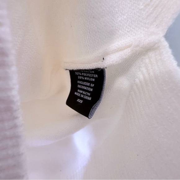 32 Degrees Cozy White and Red Crew Neck Sweater - Picture 7 of 10